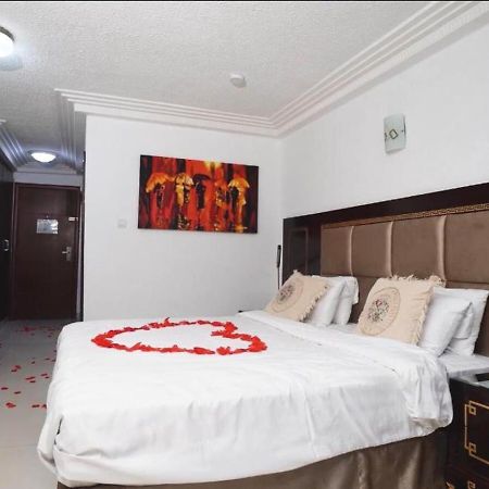 Nobila Airport Hotel Cotonou Ngoại thất bức ảnh