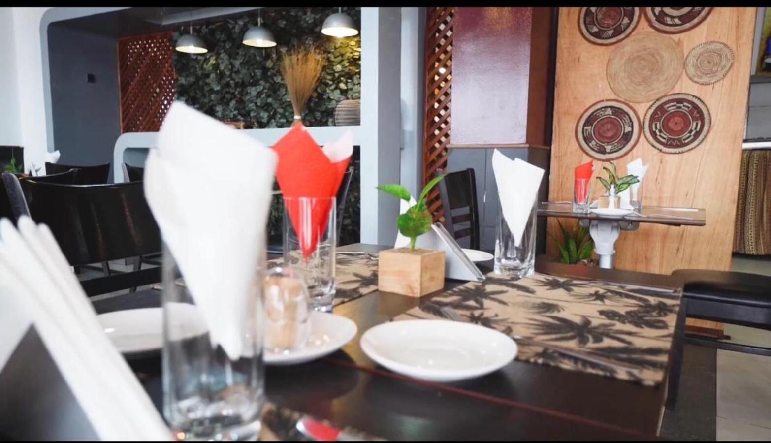 Nobila Airport Hotel Cotonou Ngoại thất bức ảnh