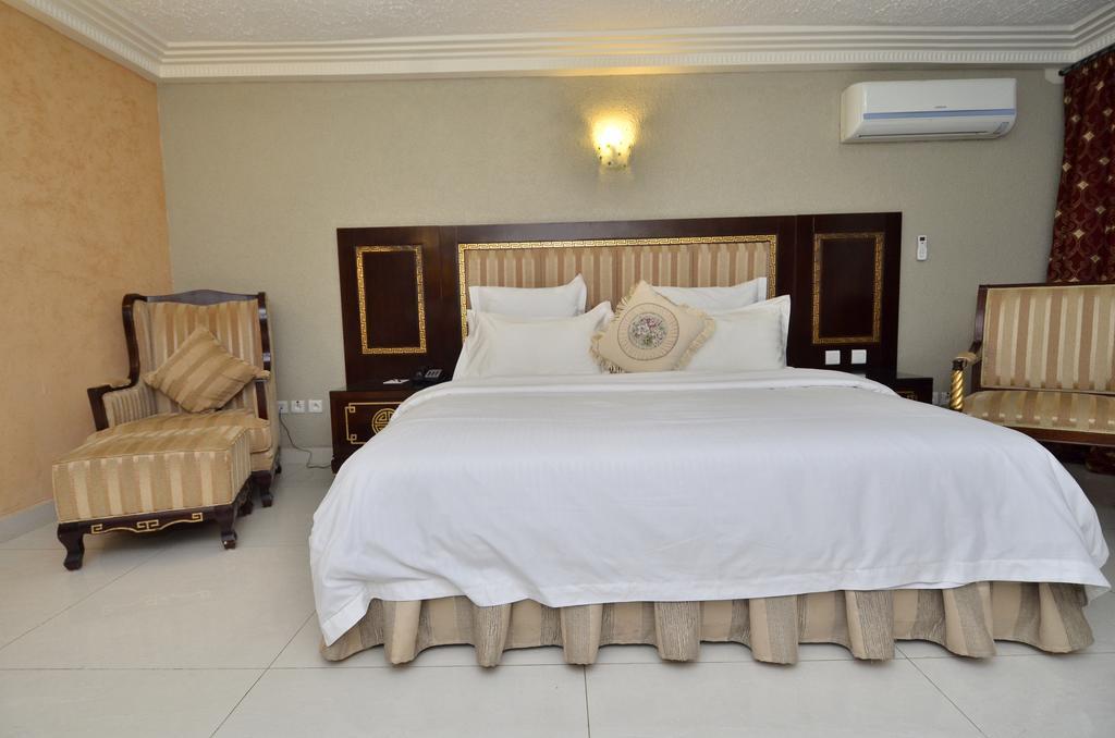 Nobila Airport Hotel Cotonou Ngoại thất bức ảnh