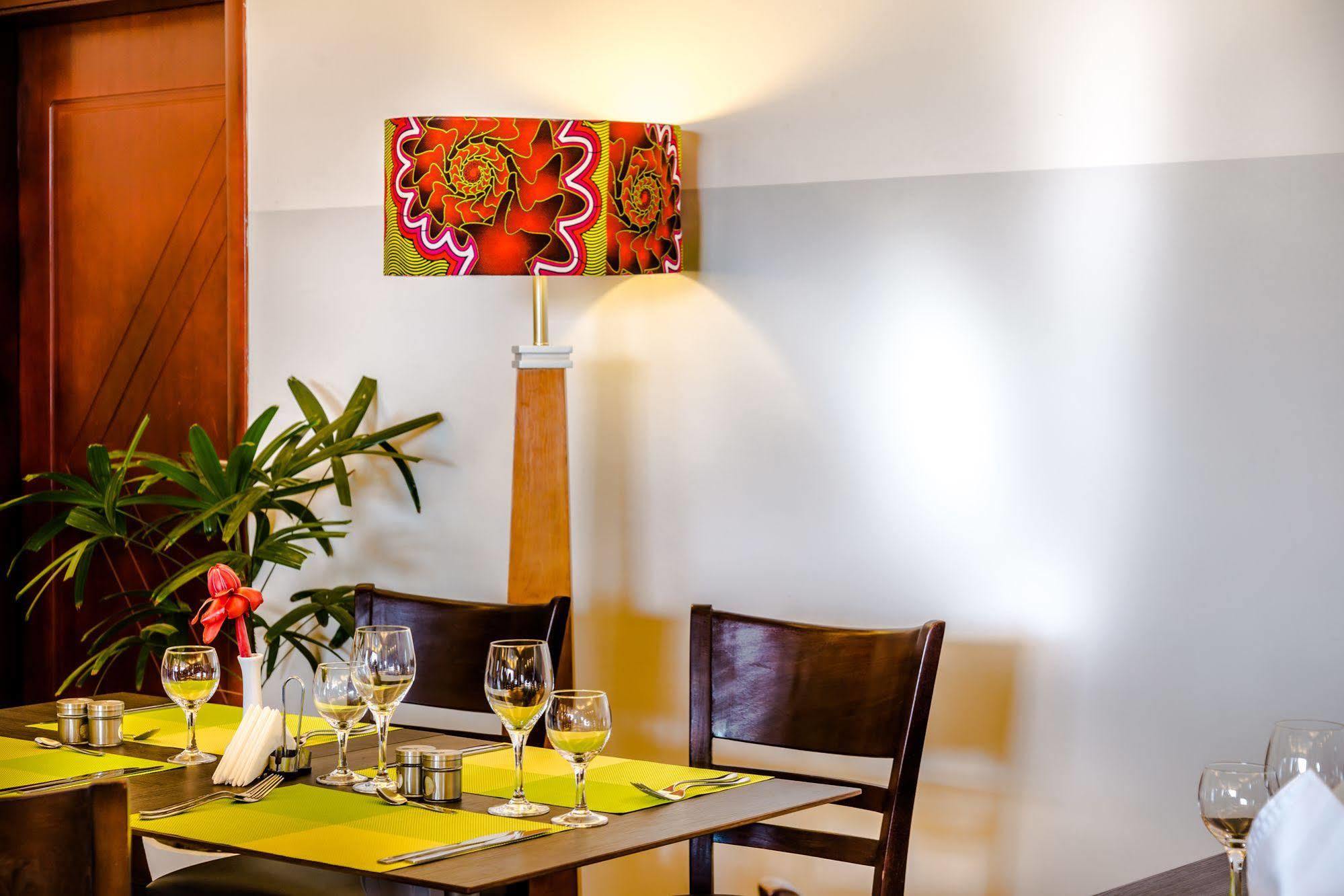 Nobila Airport Hotel Cotonou Ngoại thất bức ảnh
