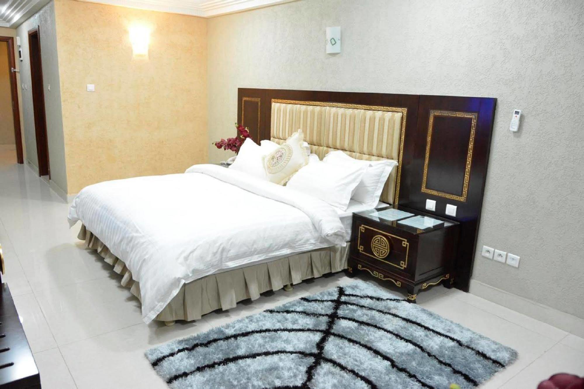 Nobila Airport Hotel Cotonou Ngoại thất bức ảnh