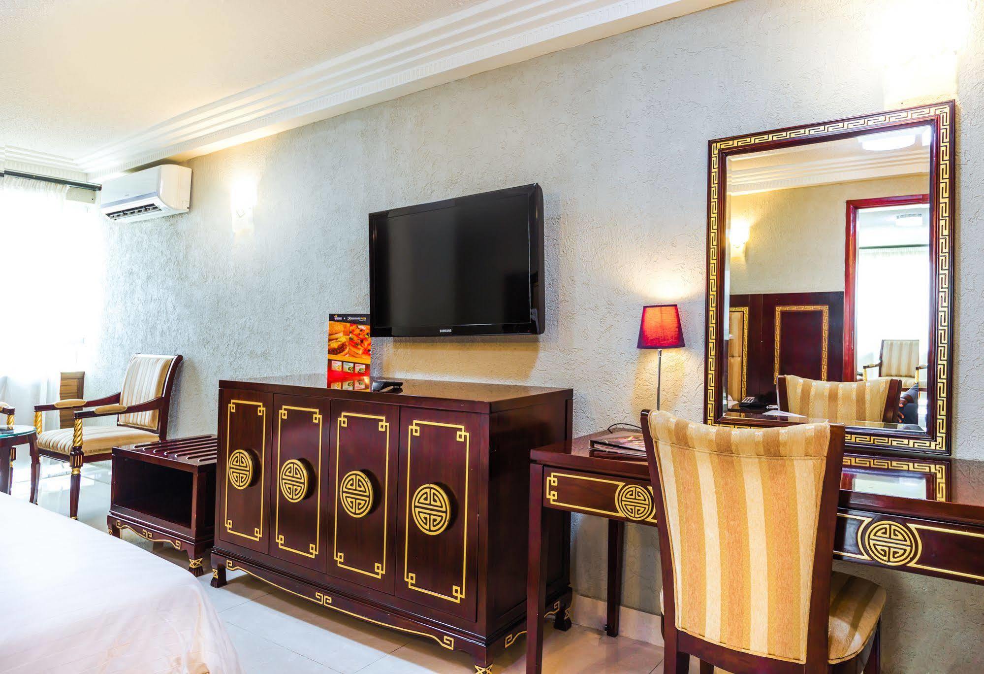 Nobila Airport Hotel Cotonou Ngoại thất bức ảnh